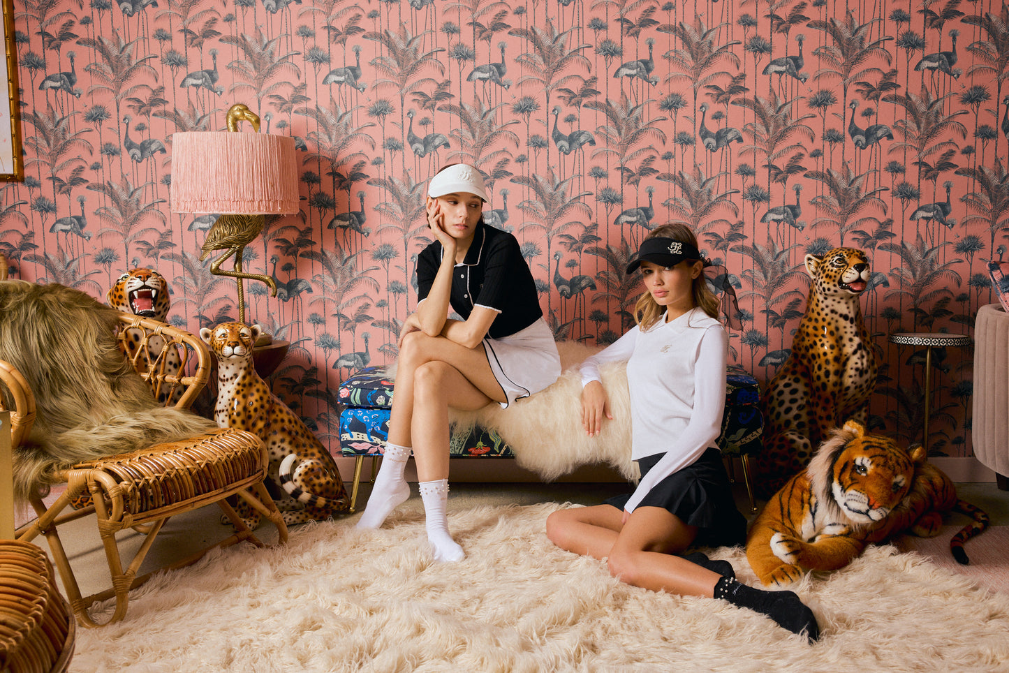 ウェーブカラーニット