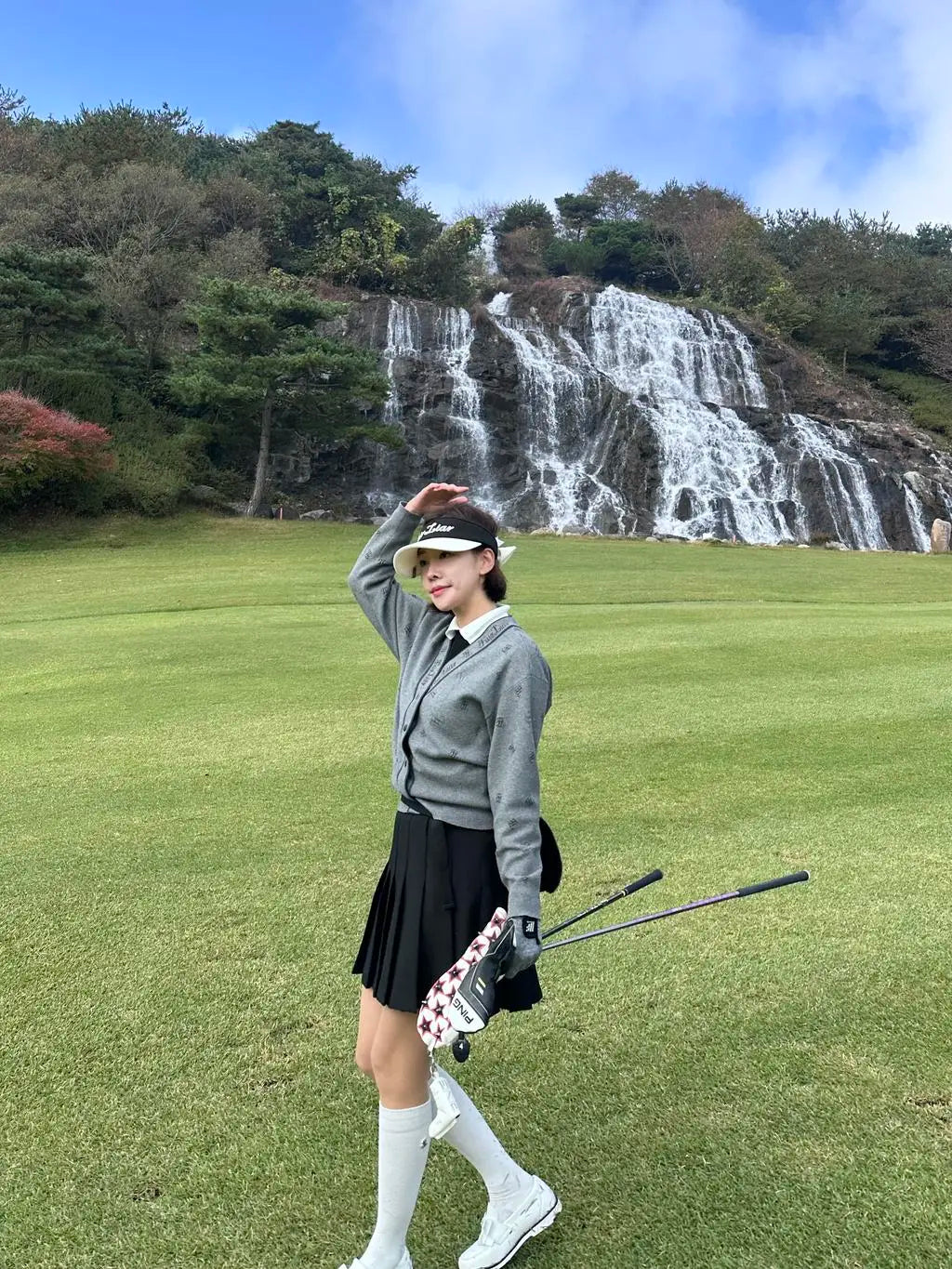 ロゴルーズフィットVネックカーディガン