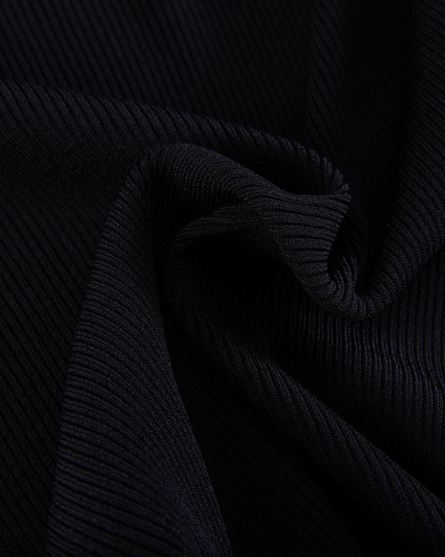 ウィメンズダブルフリルハイネックリブニット