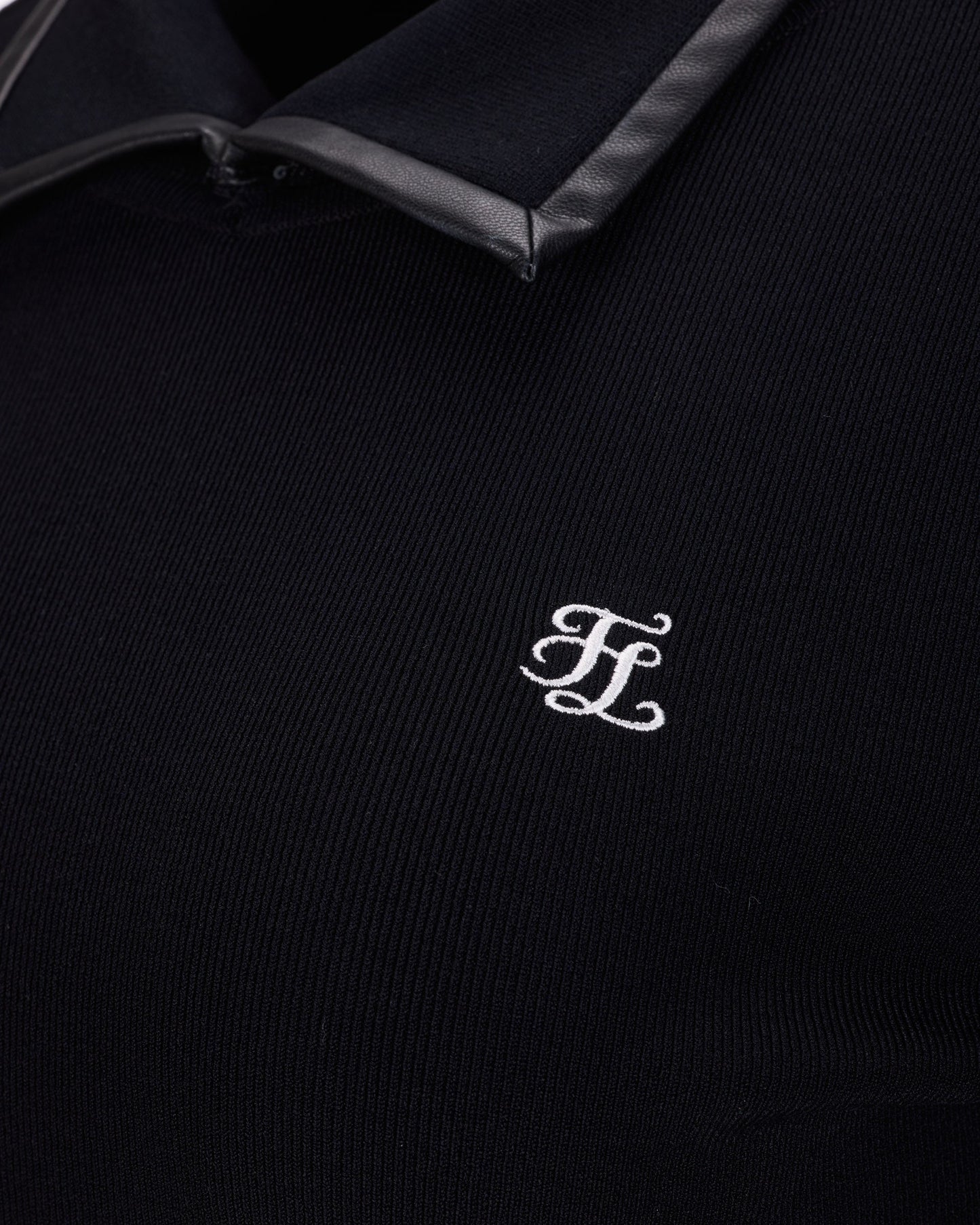 レザーカラーマッチニット