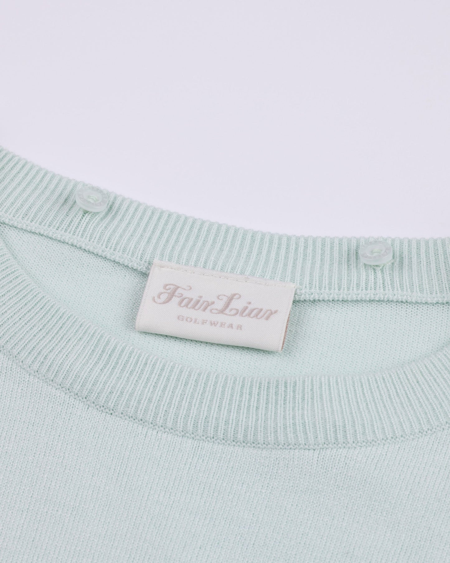 デタッチブルラウンドカラーTシャツ