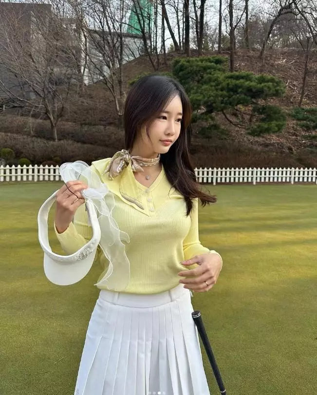 ウェーブカラーニット