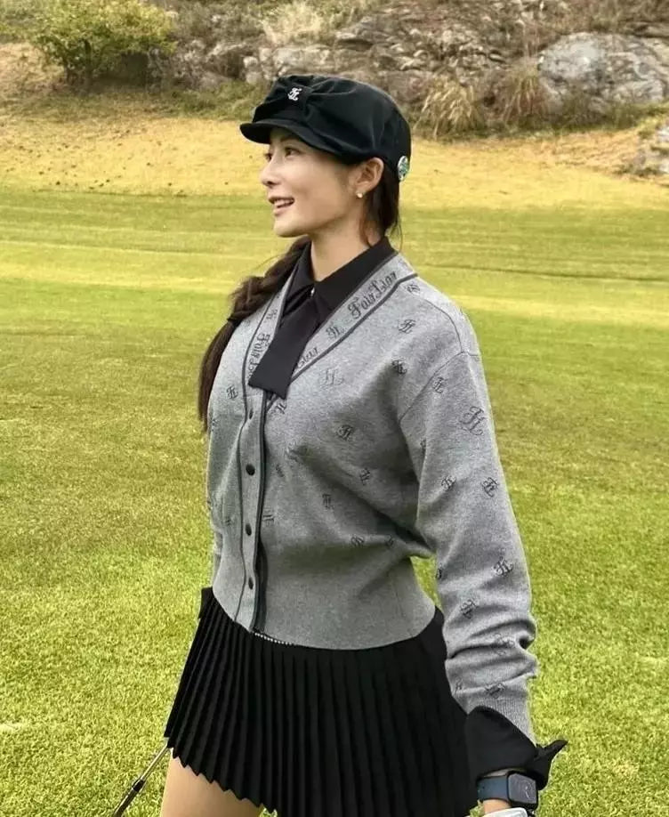 ロゴルーズフィットVネックカーディガン