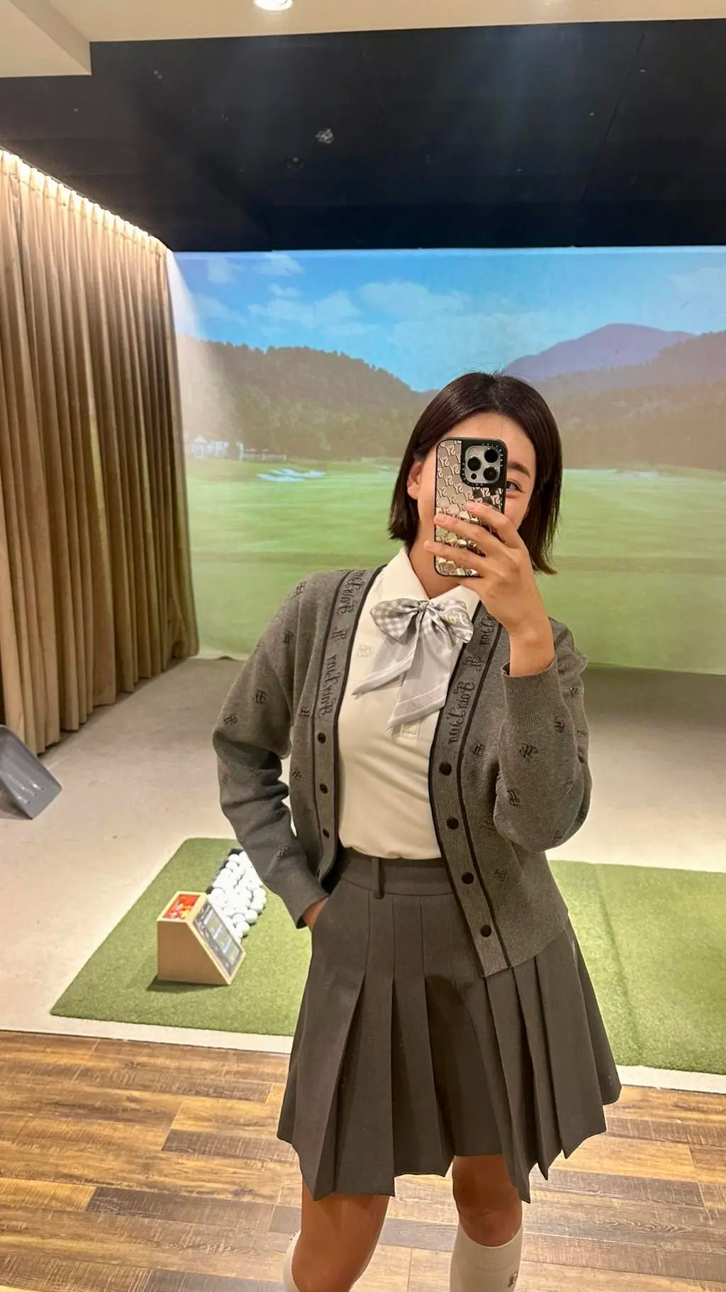 ロゴルーズフィットVネックカーディガン
