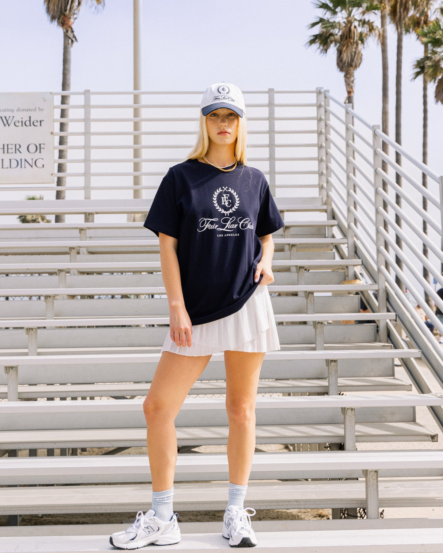 FLC オーバーサイズ LA Tシャツ (ネイビー)