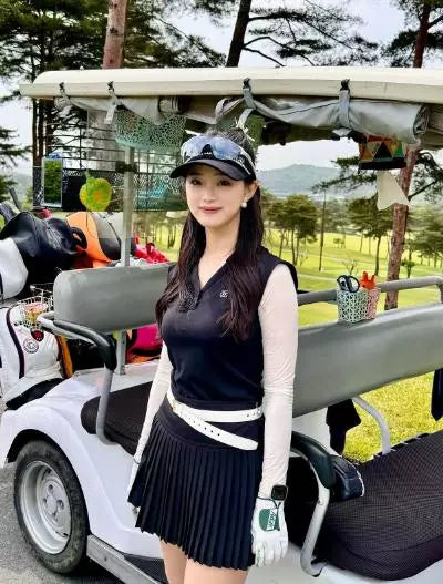 フリルVネックTシャツ