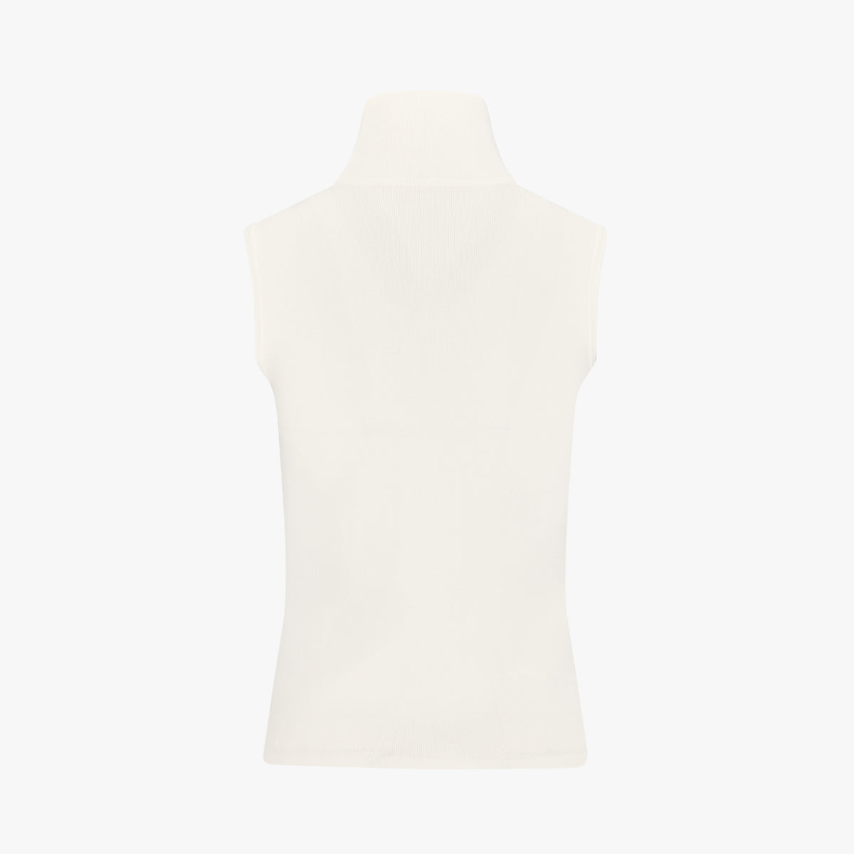 ハイネックノースリーブニット