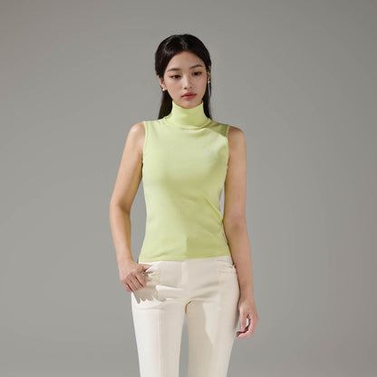 ハイネックノースリーブニット