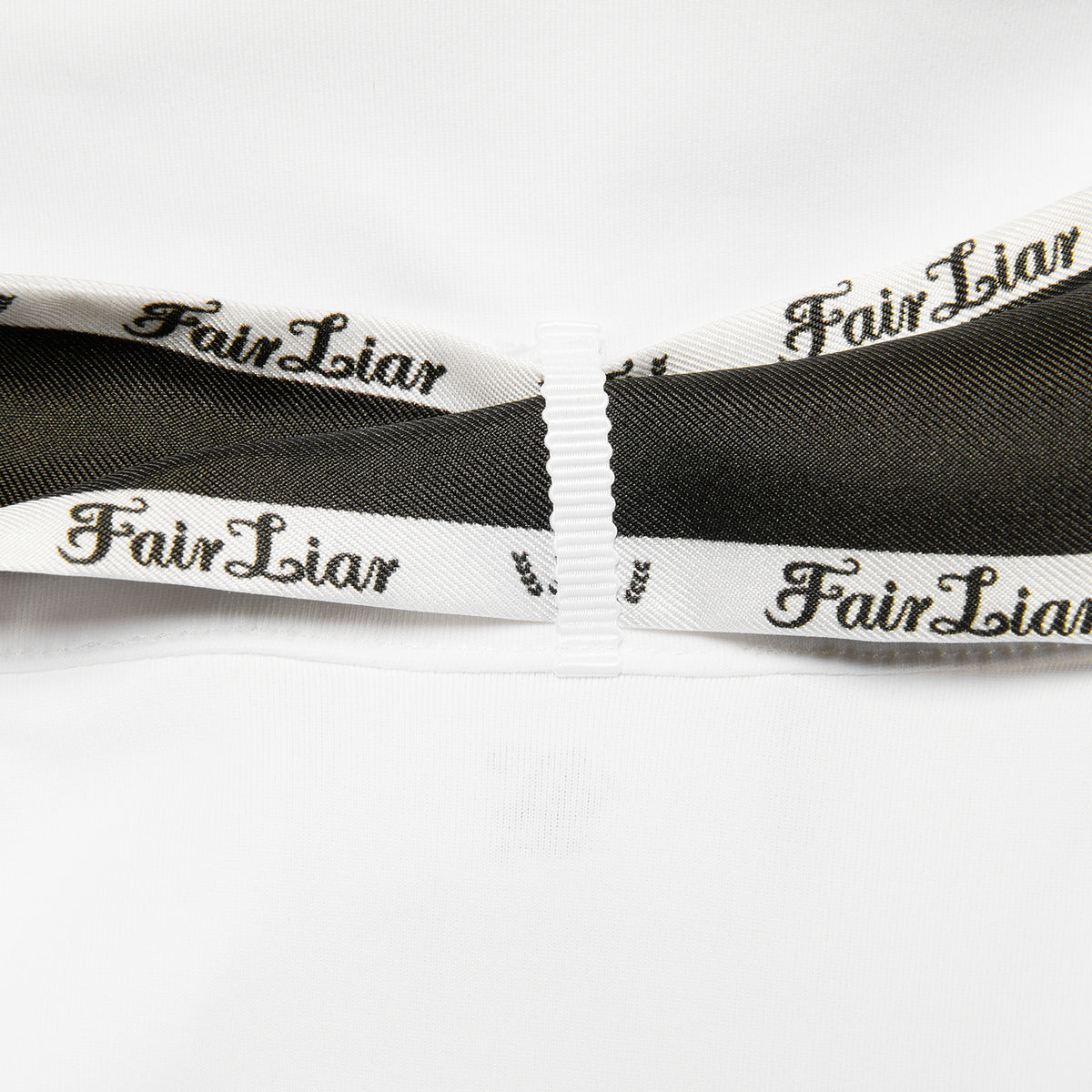 スカーフセットVネックTシャツ (ホワイト) – 【公式】Fairliar Japan 
