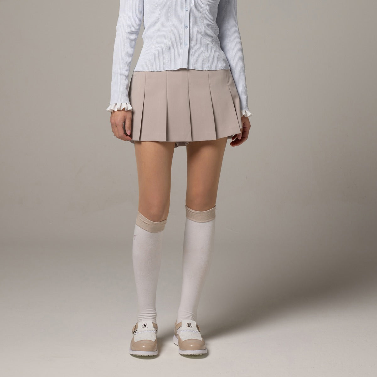 プリーツショートパンツスカート (ベージュ) 着用イメージ [FF6SK12FBG_32.jpg]